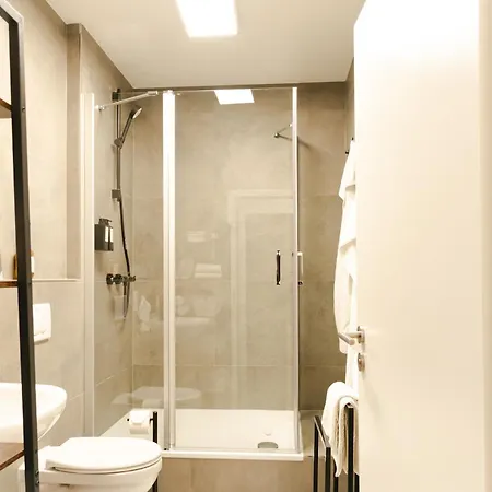 Industrial Apartment Fuer 8 - Gemeinsam Auf Reisen Schwetzingen Buitenkant foto